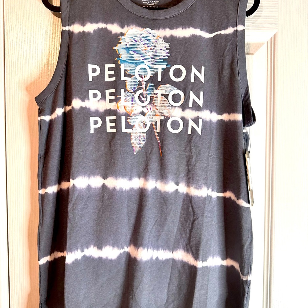 FA221 Peloton Studio Side Slit Tie- Dye Muscle Tank M
